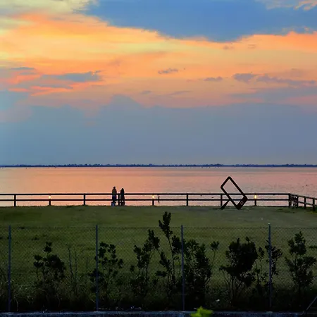 Dreamy In A Quiet Area *